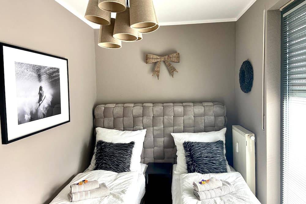 Ganze Wohnung, Moderne 3-Zimmer-Wohnung mit traumhafter Dachterrasse nähe Stuttgart in Weinstadt, Rems-Murr-Kreis