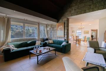 Holiday Rental for 10 People in Levie, Corse-du-Sud, Photo 2