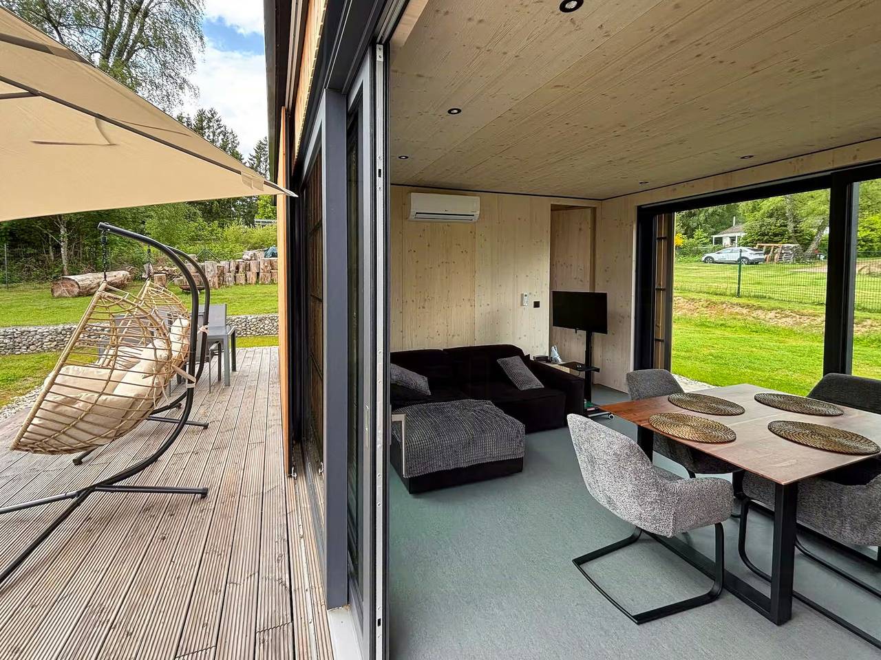 Un refugio artesanal con sauna en el bosque de Hochwald in Weiskirchen, Saar-Nahe-Bergland