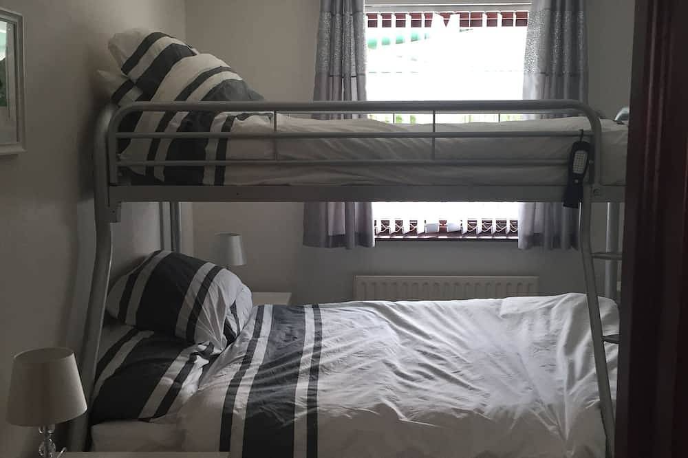 Holiday Bungalow in quiet cul de sac, close to all amenities in Portrush, County Londonderry