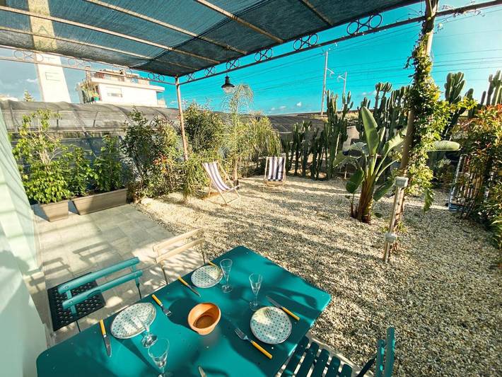 Appartamento per 4 persone, con giardino e panorama in Bordighera