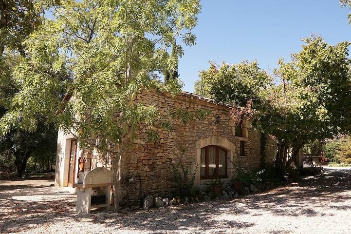 Location de vacances pour 4 personnes, avec Jardin et Piscine à Cremps