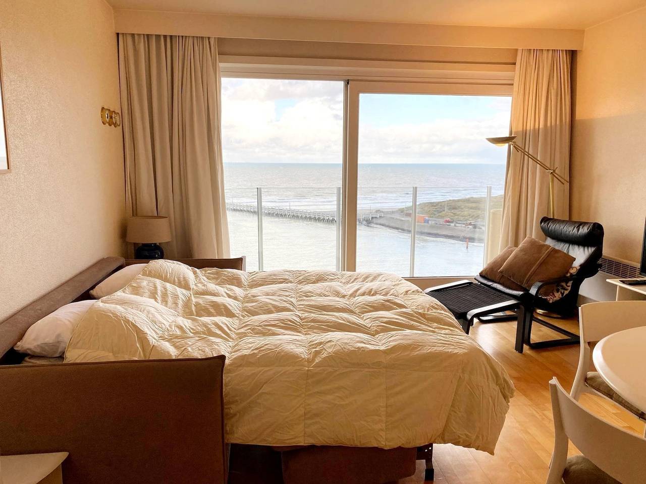 Appartement entier, Studio à Nieuwpoort avec vue imprenable sur la mer in Nieuwpoort, Côte belge