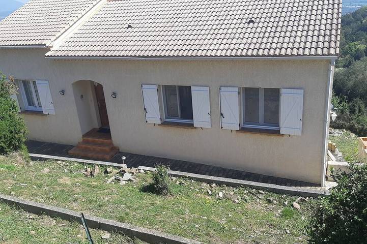 Location de vacances pour 6 personnes, avec Jardin à Serra-di-Fiumorbo