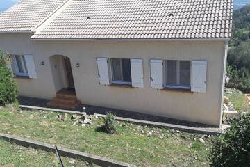 Cottage pour 6 personnes, avec jardin à Serra-di-Fiumorbo