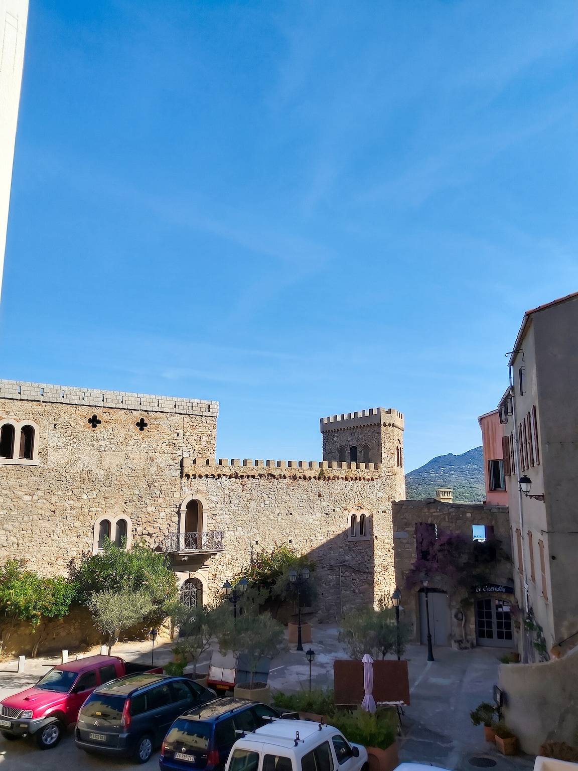 Appartement entier, Appartement charmant à Algajola avec terrasse in Algajola, Région de Calvi