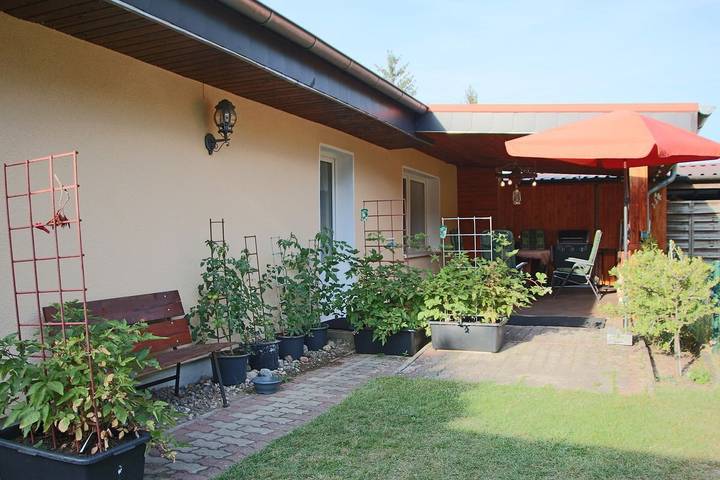 Ferienwohnung für 4 Personen, mit Terrasse und Garten