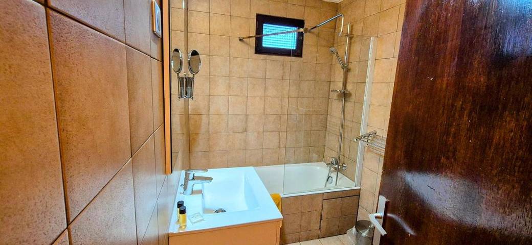 Hôtel pour 2 personnes, avec terrasse et vue, animaux acceptés à Beuil - 3