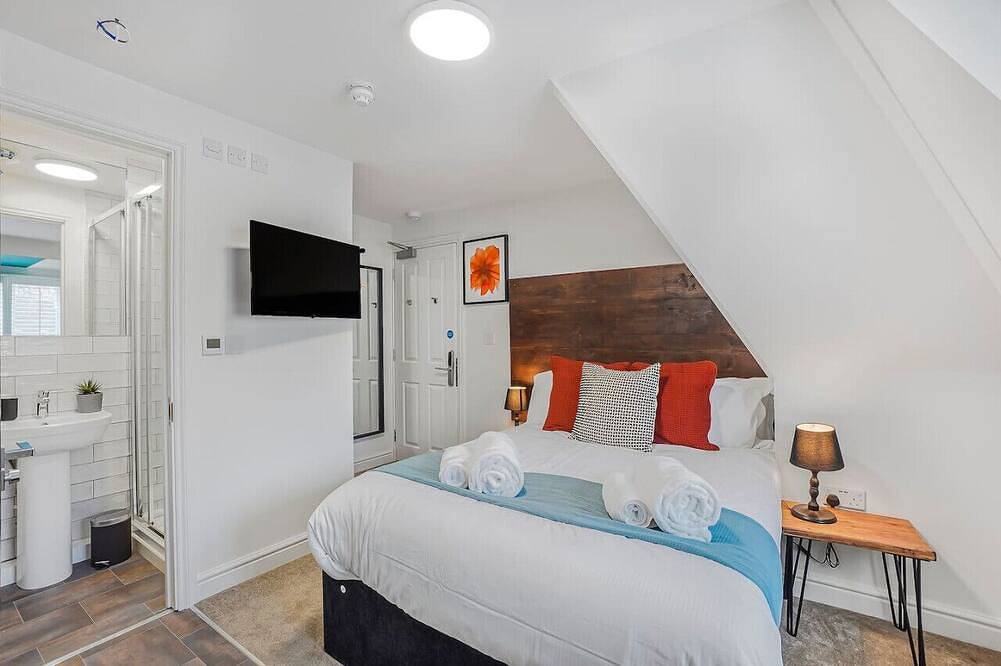 Entire apartment, Eco Aparthotel - Heights Studio in Folkestone, Kent