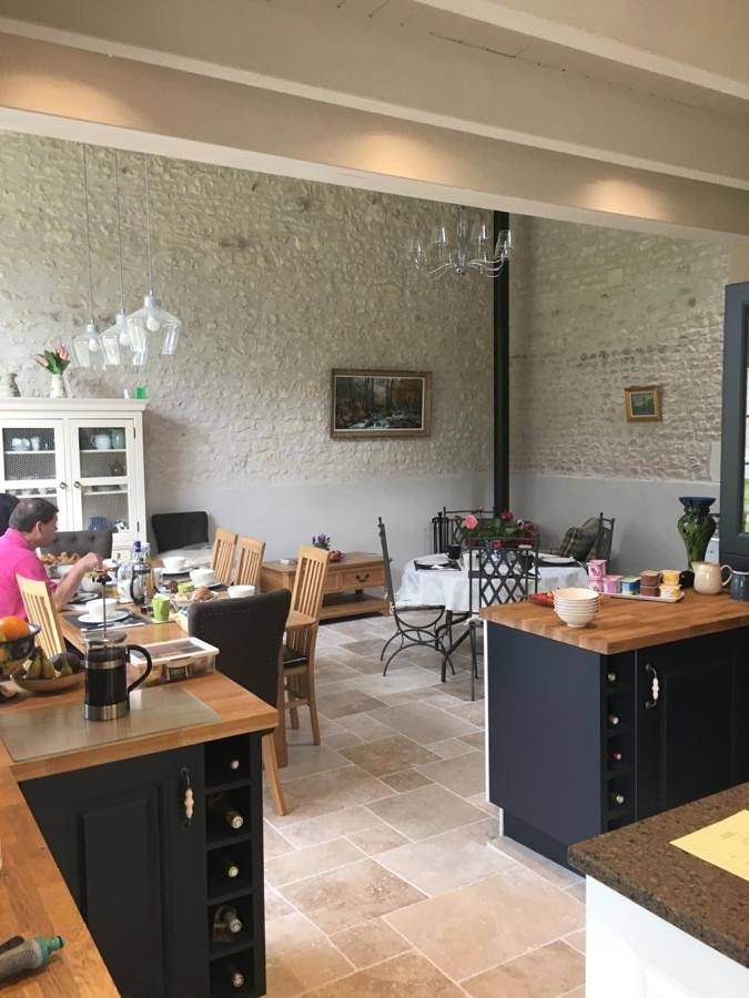 Location de vacances pour 4 personnes, avec jardin ainsi que piscine et terrasse à Celles (Charente-Maritime) - 4