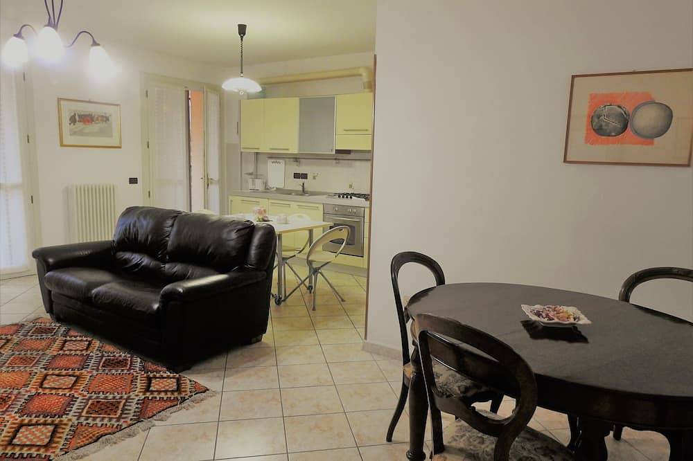 Entire apartment, Beautiful apartment in the center, with reserved parking space, 4 beds in Ravenna, Ravenna Province