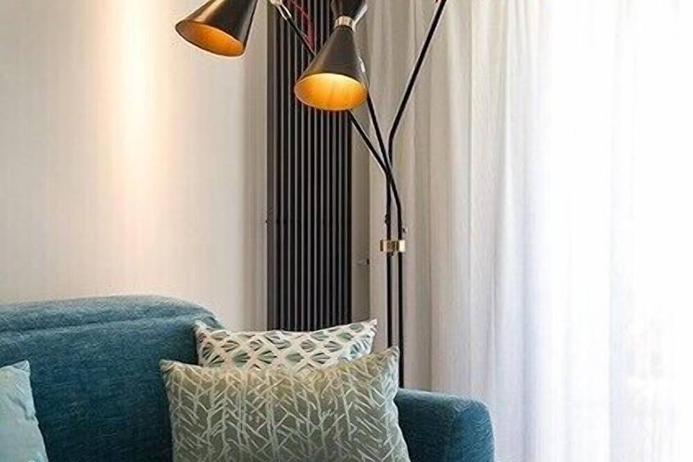 Geheel appartement, Apartment-Suite-Ensuite with Shower-Terrace in Saint-Laurent-du-Var, Cannes regio