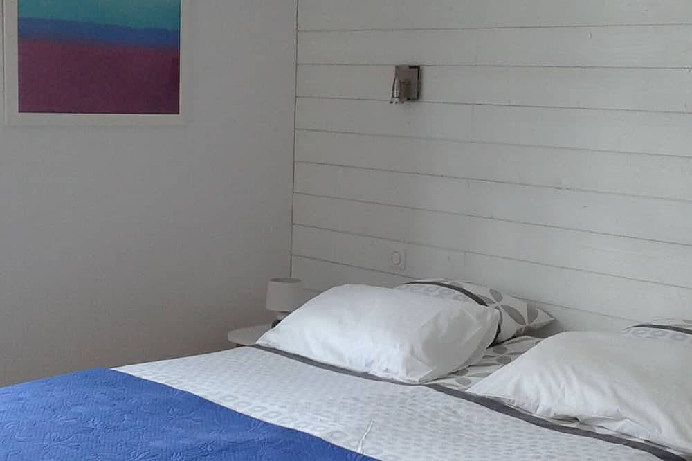 Entire apartment, Bright apartment in the historical center of Quimper in Quimper, Quimper region