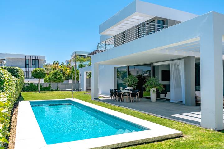 Finca für 8 Personen, mit Balkon und Garten in Estepona