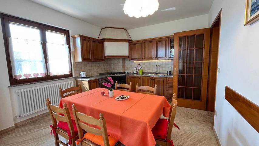 Location de vacances pour 6 personnes, avec jardin ainsi que terrasse et vue, animaux acceptés à Vivaro - 2