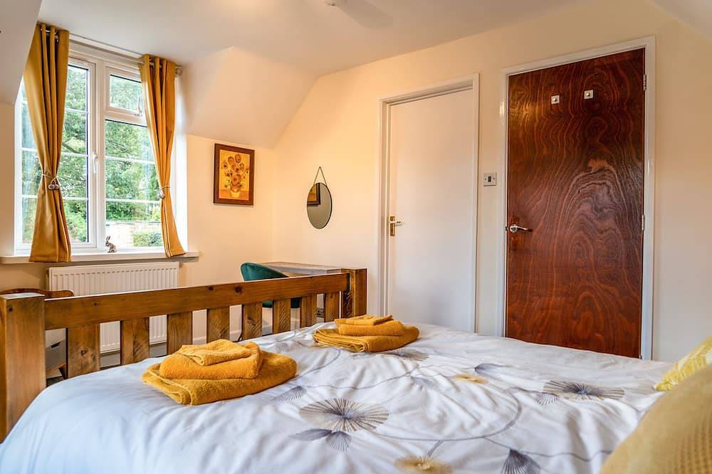 Eleri Cottage, pet friendly, with a garden in Great Malvern in Malvern, Worcestershire