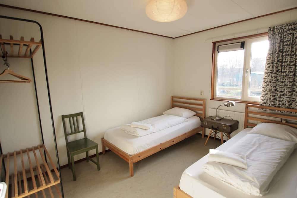 Ganze Wohnung, Apartment für 8 Personen im ersten Stock in Amsterdam-Nord, Holländische Küste
