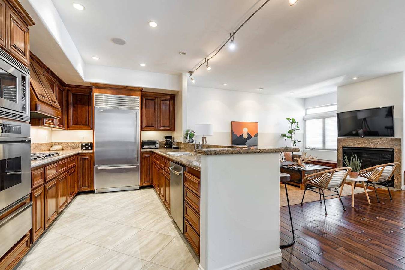 Your Home in San Diego - Two-Car Garage in Hillcrest, San Diego