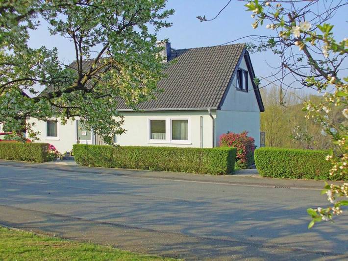 Ferienwohnung für 5 Personen, mit Terrasse und Garten sowie Ausblick in Frankenau