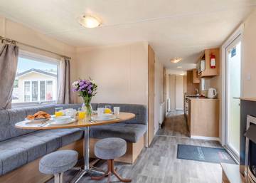 Glamping for 6 People in Clacton-on-Sea, Essex, Photo 3