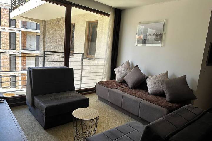 Ferieleilighet for 4 personer, dyr tillatt i Budva