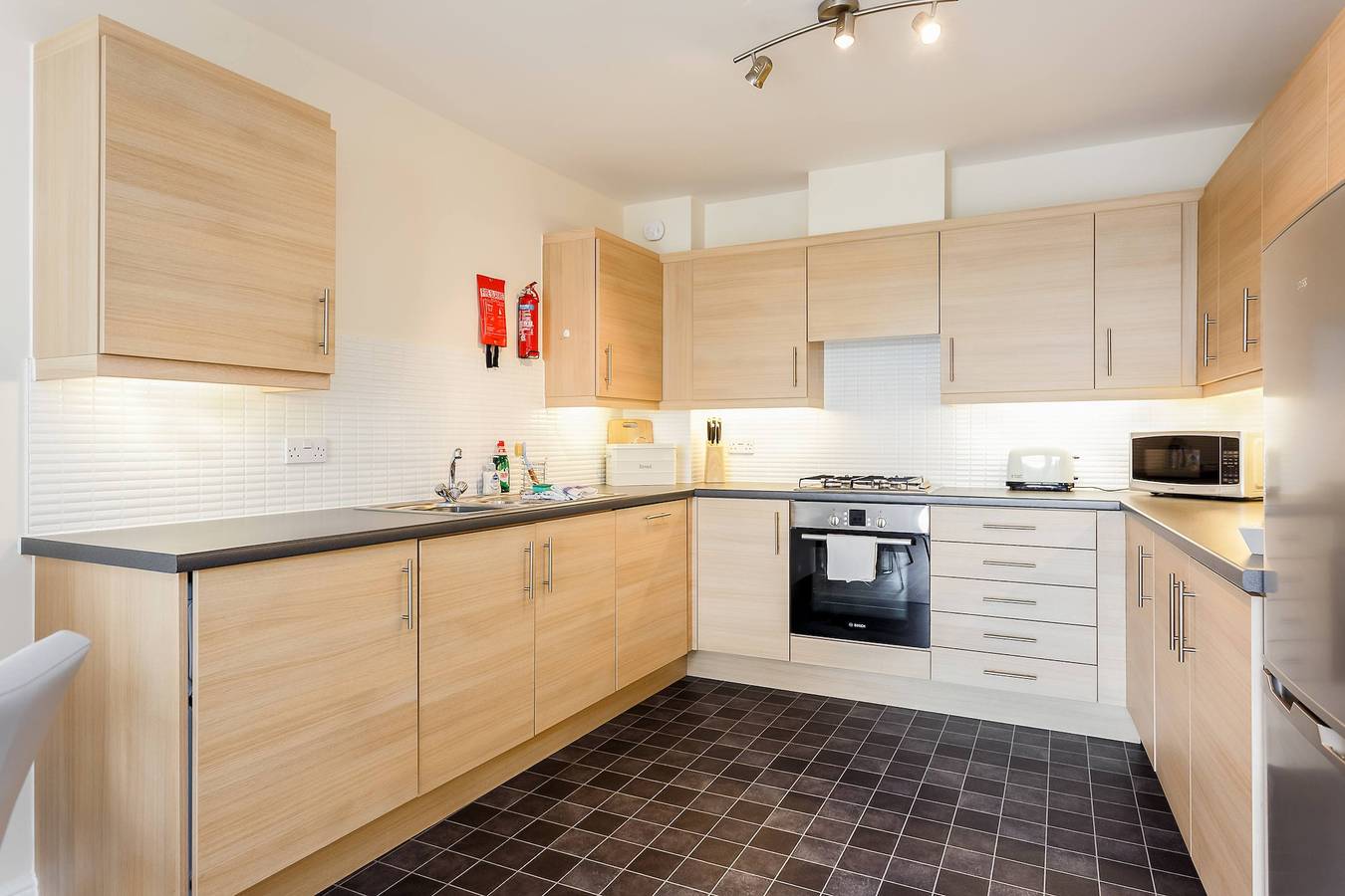 Entire apartment, Coxswain's Cabin - Moments from Hamworthy Beach in Poole, Poole Harbour