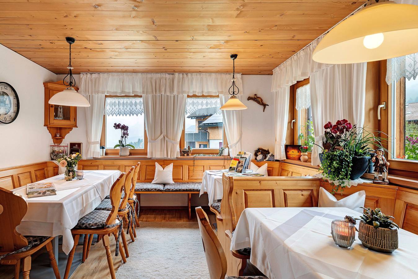 Room 'Zirbengeist' with Mountain View, Shared Garden and Wi-Fi in Sibratsgfäll, Bregenz Forest