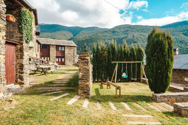 Maison d’hôte pour 12 personnes, avec jardin ainsi que vue et piscine, animaux acceptés - 1