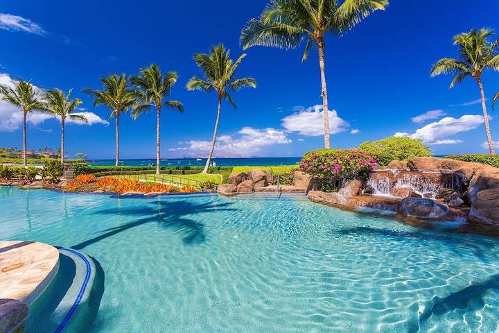 Villa for 6 people, with pool and balcony as well as hot tub on Maui