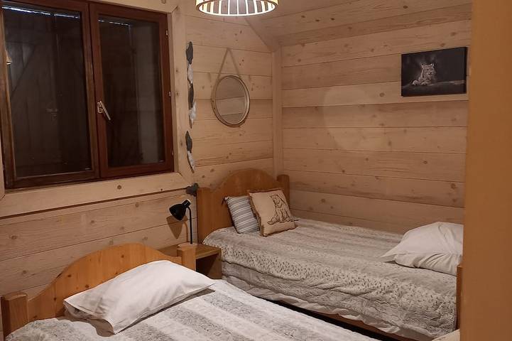 Chalet pour 8 personnes, avec jardin dans le Jura - 2