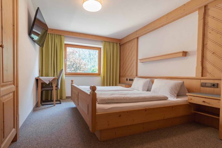 Ferienwohnung für 4 Personen, mit Balkon und Garten in Bichlbach - 2