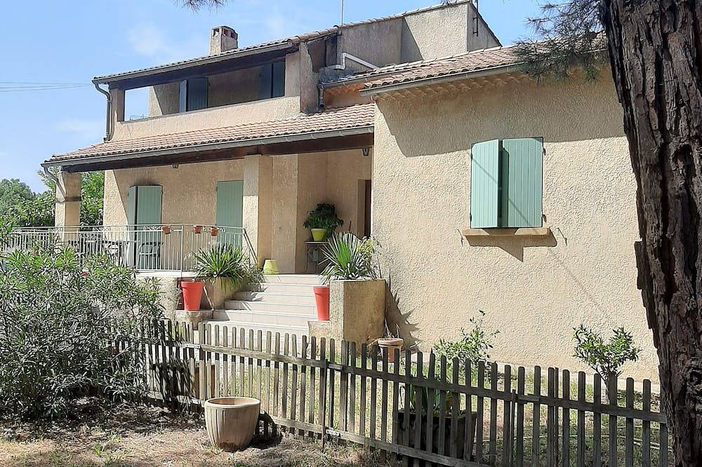 Ganze Wohnung, Apartment with large garden and parking, Uzès in Uzès, Nimes und Umgebung