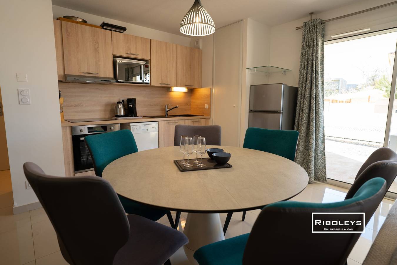 Entire apartment, Grand T3 neuf climatisé avec Wifi à 100m de la mer in Vias Plage, Vias