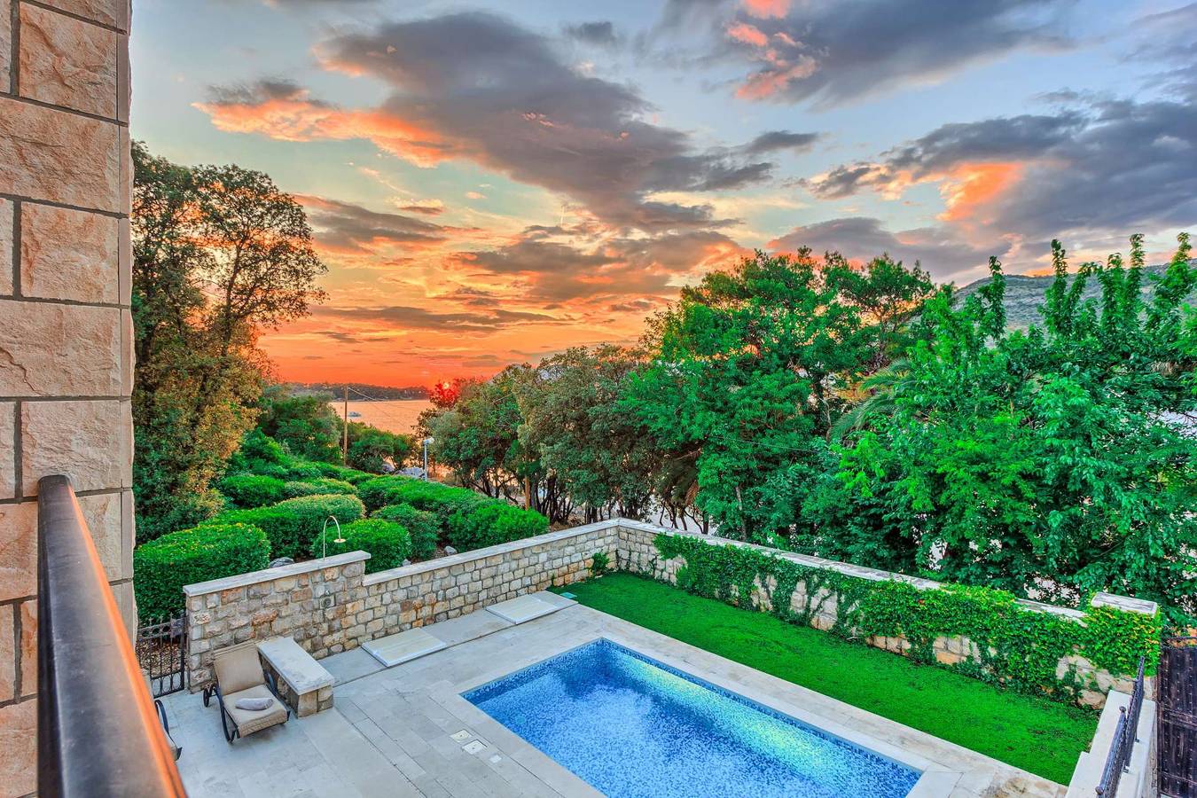 Villa Dubrovnik - met uitzicht op zee, aan het strand, spectaculaire locatie in Mandrač, Grad Dubrovnik