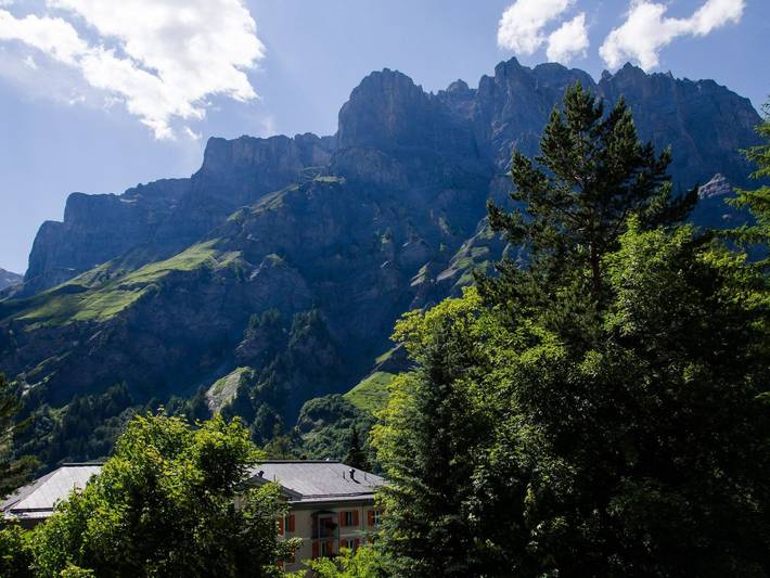 Vacation rental for 4 people, with balcony in Swiss Alps