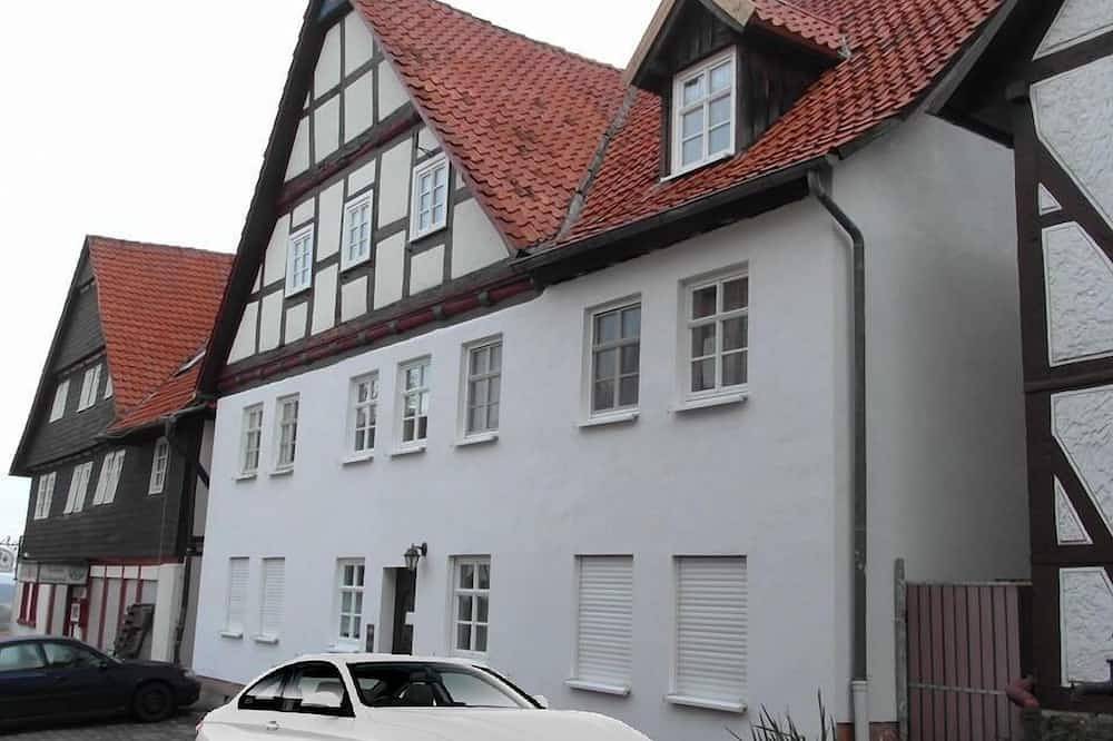Appartement entier, Appartement, 3 chambres, 1 salle de bain, cuisine (10 personnes) in Landau (Hesse), Bad Arolsen