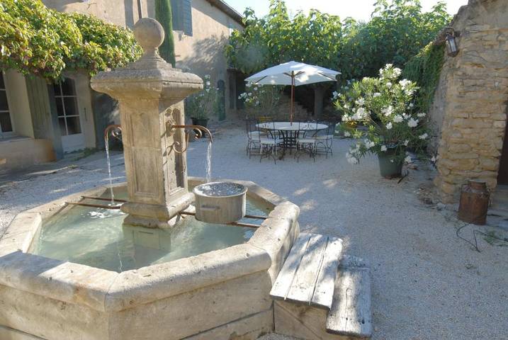 Chambre d’hôte pour 4 personnes, avec piscine ainsi que vue et jardin à Cabrières-d'Avignon - 4