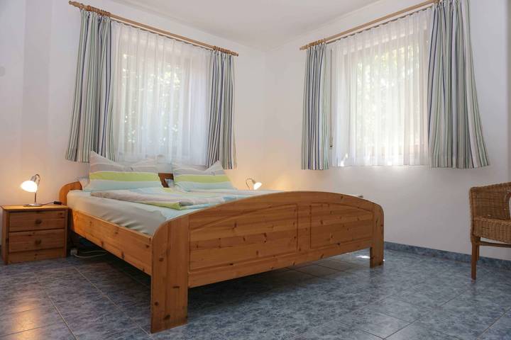 Ferienwohnung für 4 Personen, mit Terrasse und Garten im Chiemgau - 3