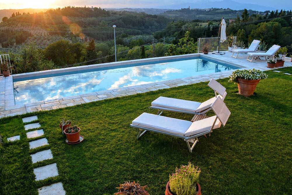 Appartamento intero, Enjoy breathtaking view and sunsets from the Swimming pool -  Luna in Terricciola, Pisa e dintorni