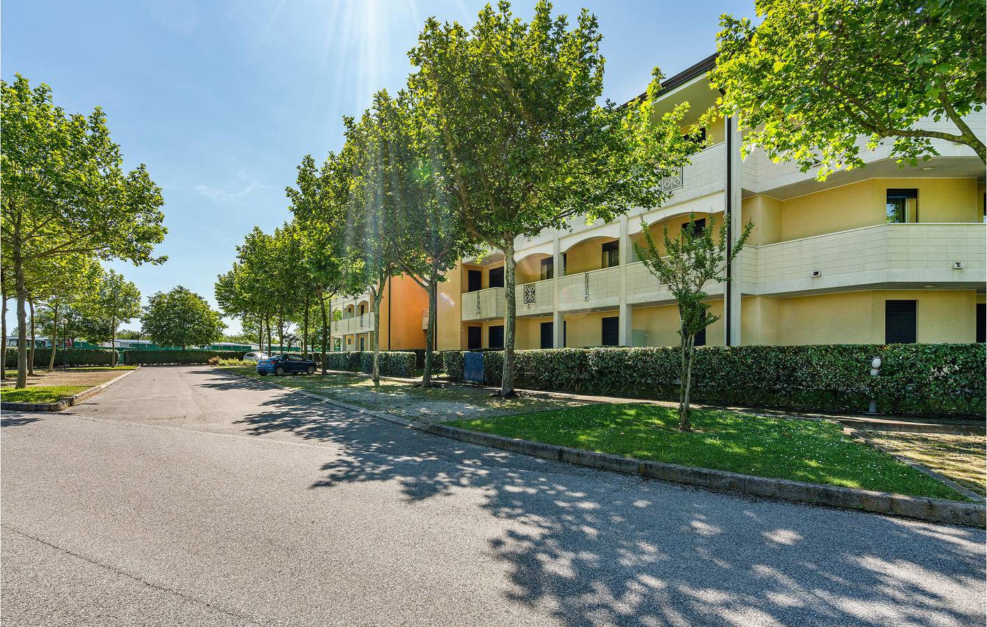 Ganze Ferienwohnung, Appartement am Strand mit Parkplatz, AC, Pool und Terrasse in Porto Santa Margherita, Caorle