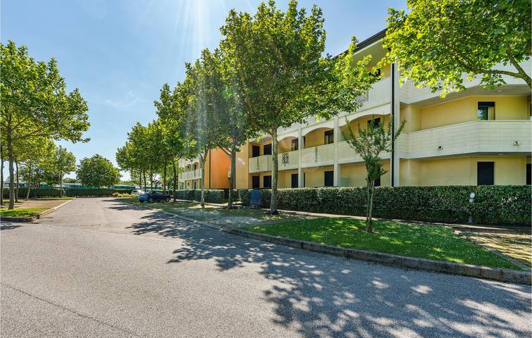 Appartement de vacances entier, Appartement en bord de mer avec parking, climatisation, piscine et terrasse in Porto Santa Margherita, Caorle