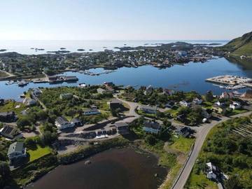 Villa für 6 Personen, mit Terrasse und Ausblick sowie Garten, mit Haustier auf den Lofoten