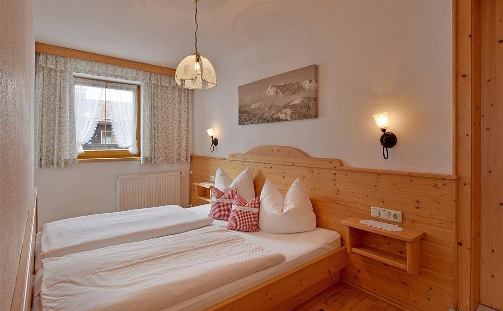 Entire holiday apartment, Apartment "Kaiserblick" /1 Schlafraum/Dusche, Wc in Kössen, Kaiser mountains