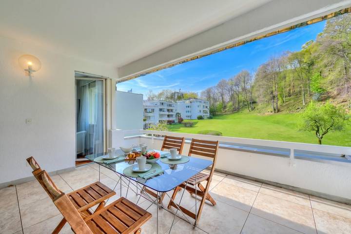 Ferienwohnung für 4 Personen, mit Balkon und Terrasse sowie Seeblick in Lugano