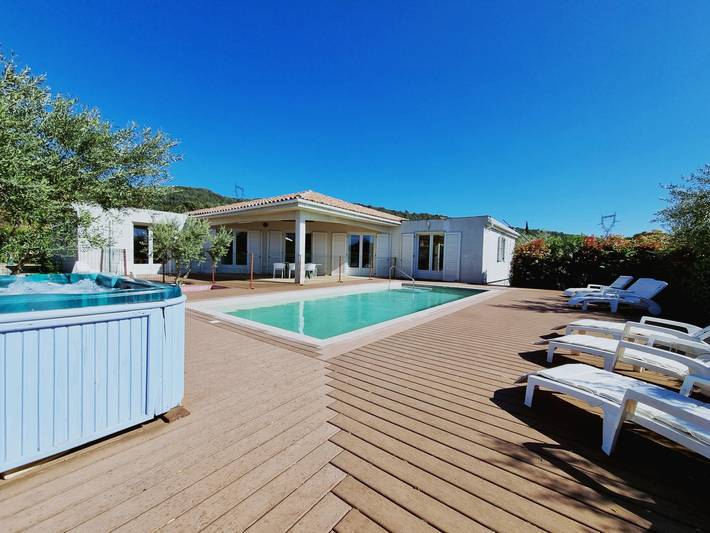 Ferienhaus für 8 Personen, mit Whirlpool und Terrasse sowie Pool am Canal du Midi