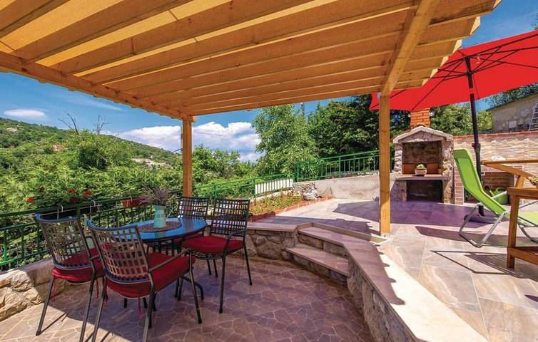 Ferienwohnung für 2 Personen, mit Balkon und Terrasse sowie Garten und Ausblick