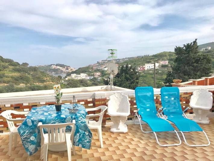 Casa vacanza per 4 persone, con Terrazza e Giardino a Ponza