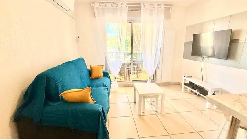 Location de vacances pour 5 personnes, avec balcon dans Le Brusc