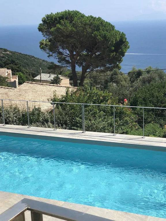 Appartement entier, Appartement T2 avec la vue sur la mer surprenante in Erbalunga, Brando