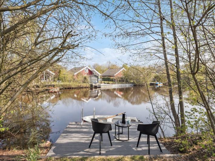 Ferienhaus für 4 Personen, mit Balkon und Terrasse sowie Garten und Seeblick in Bourtanger Moor